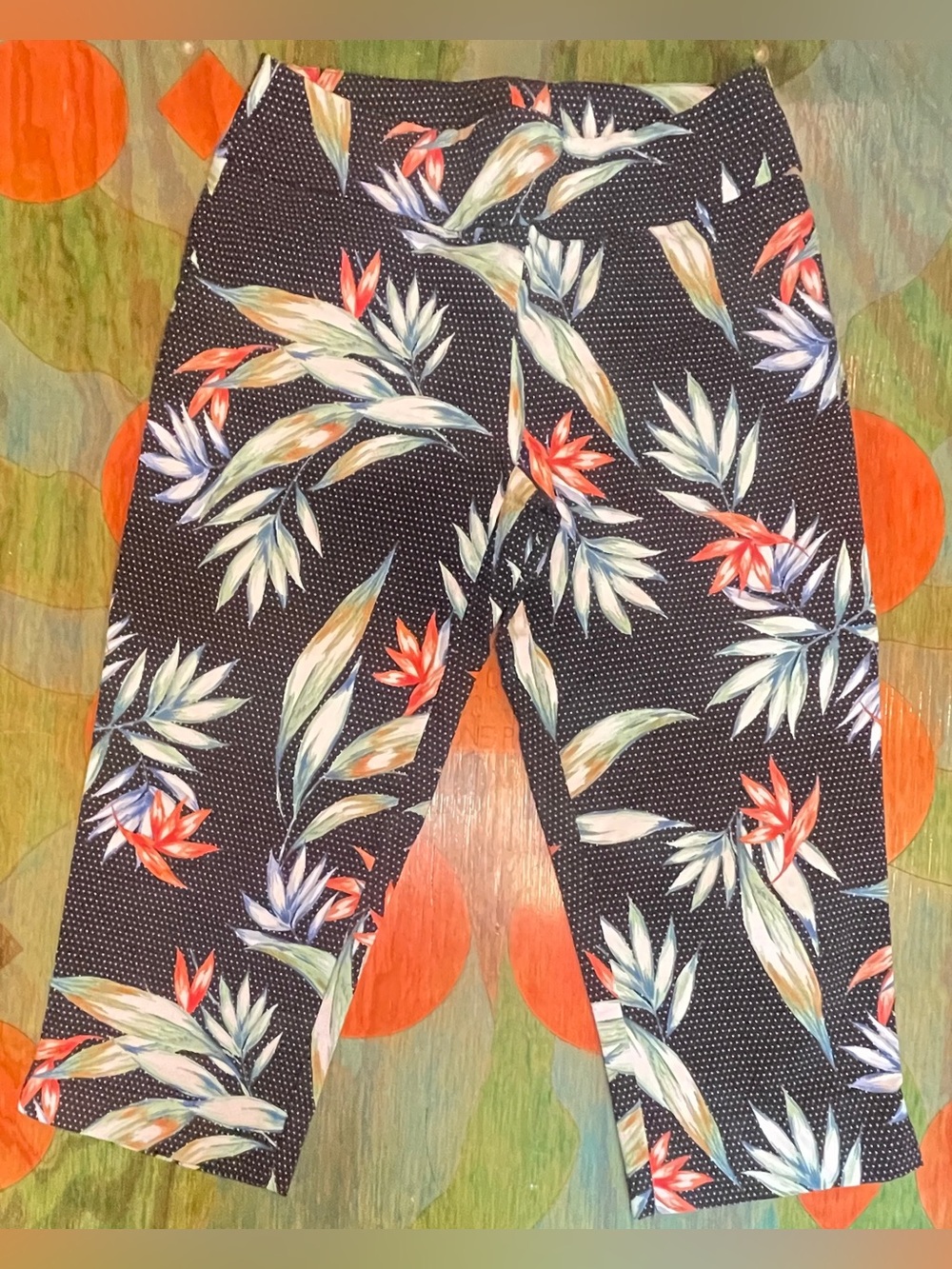 Zac & Rachel Womens Capris Leggings Black Dotted With Floral Tropical Size 8